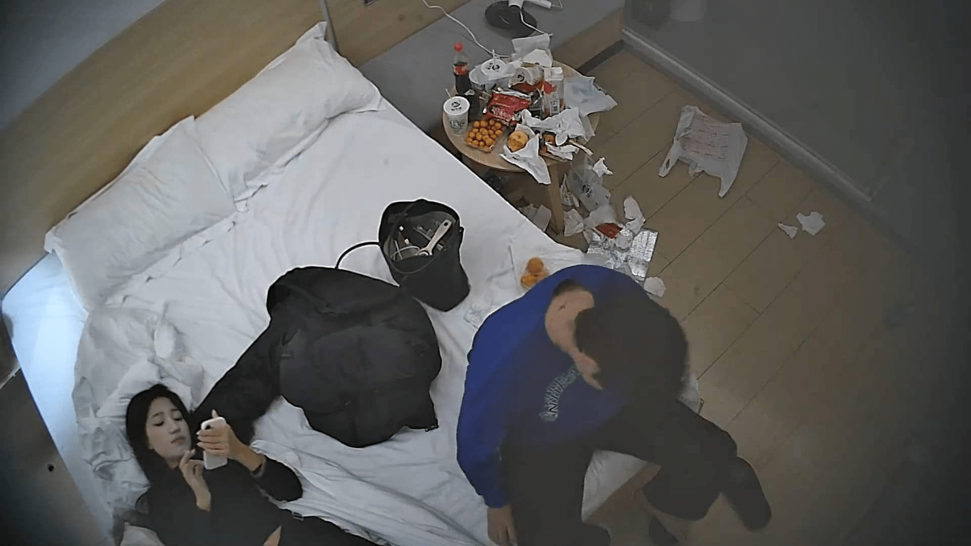 11-30流出酒店偷拍❤️连续两天入住情侣气质甜美又身材不错的美女喜欢上位榨取男友精液（38V)-福利岛