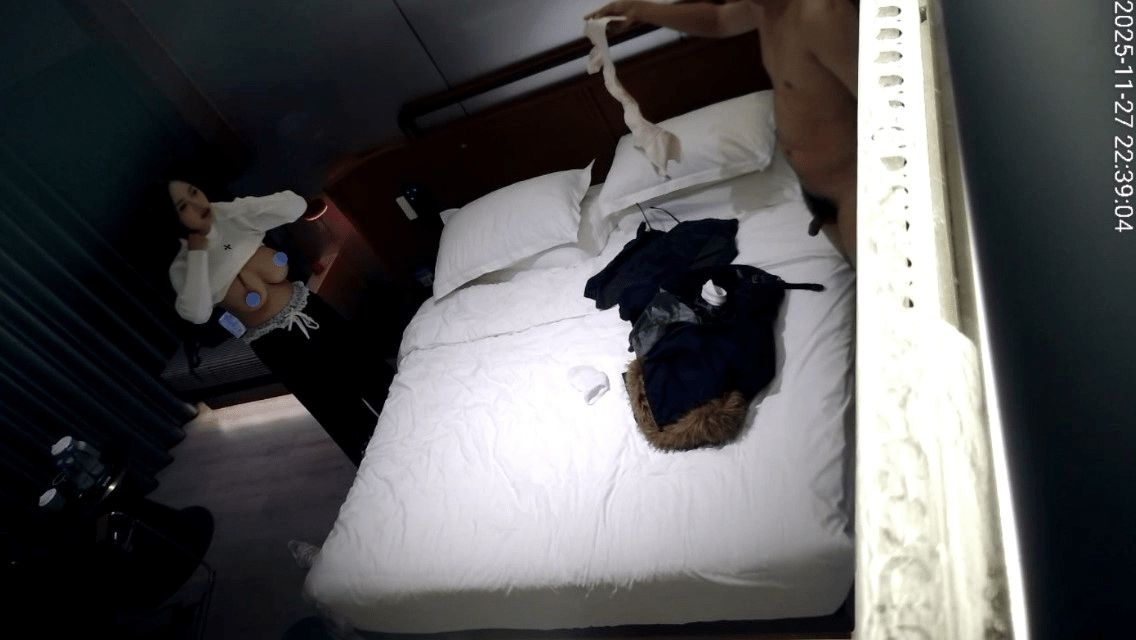 11-28流出天眼酒店偷拍❤️大学生情侣连续两天入住大奶美女校花多次口手并用给男友出火爽死了源码高清完整版