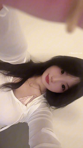 快手嫩妹小主播 高价定制裸舞自慰插穴 可爱反差萌出水27V 预览图 2