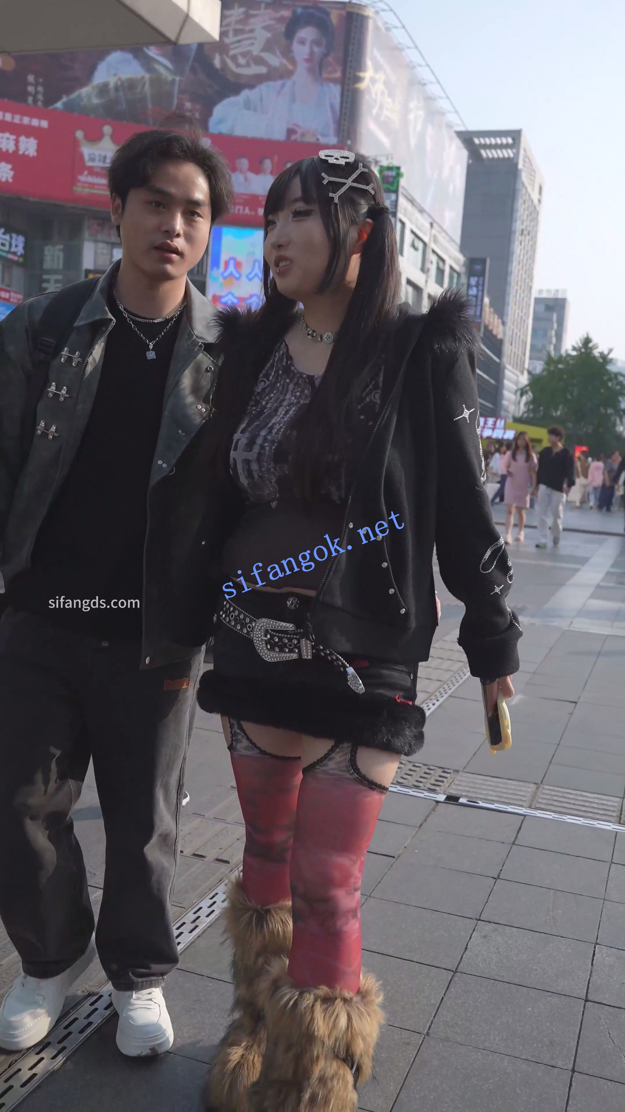 (BC-AA-603)精神小妹冬天超短裙豹纹丝袜..情趣开裆内露屁股缝 预览图 1