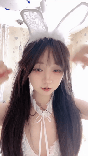 ❤️太极品了~天生萝莉体【洛丽塔】俏皮可爱美少女,娇小细嫩无毛自己全裸骚舞抠穴自慰合集❤️【61.2G_48V】