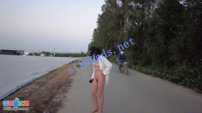 ❤️【cikaimoon/LiWaynix】大胆露出无视路人 疯狂露出（8）[某房原版]【1.05G】 预览图 4