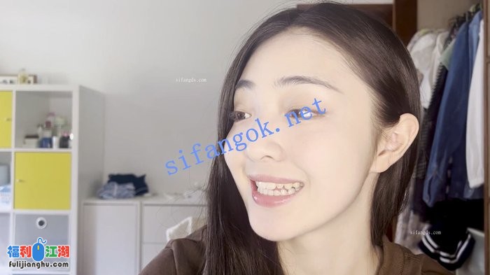 ♏恋物癖♏某平台明星气质模特 高价口腔定制 完美颜值皮肤[某房原版]【545M】 预览图 2