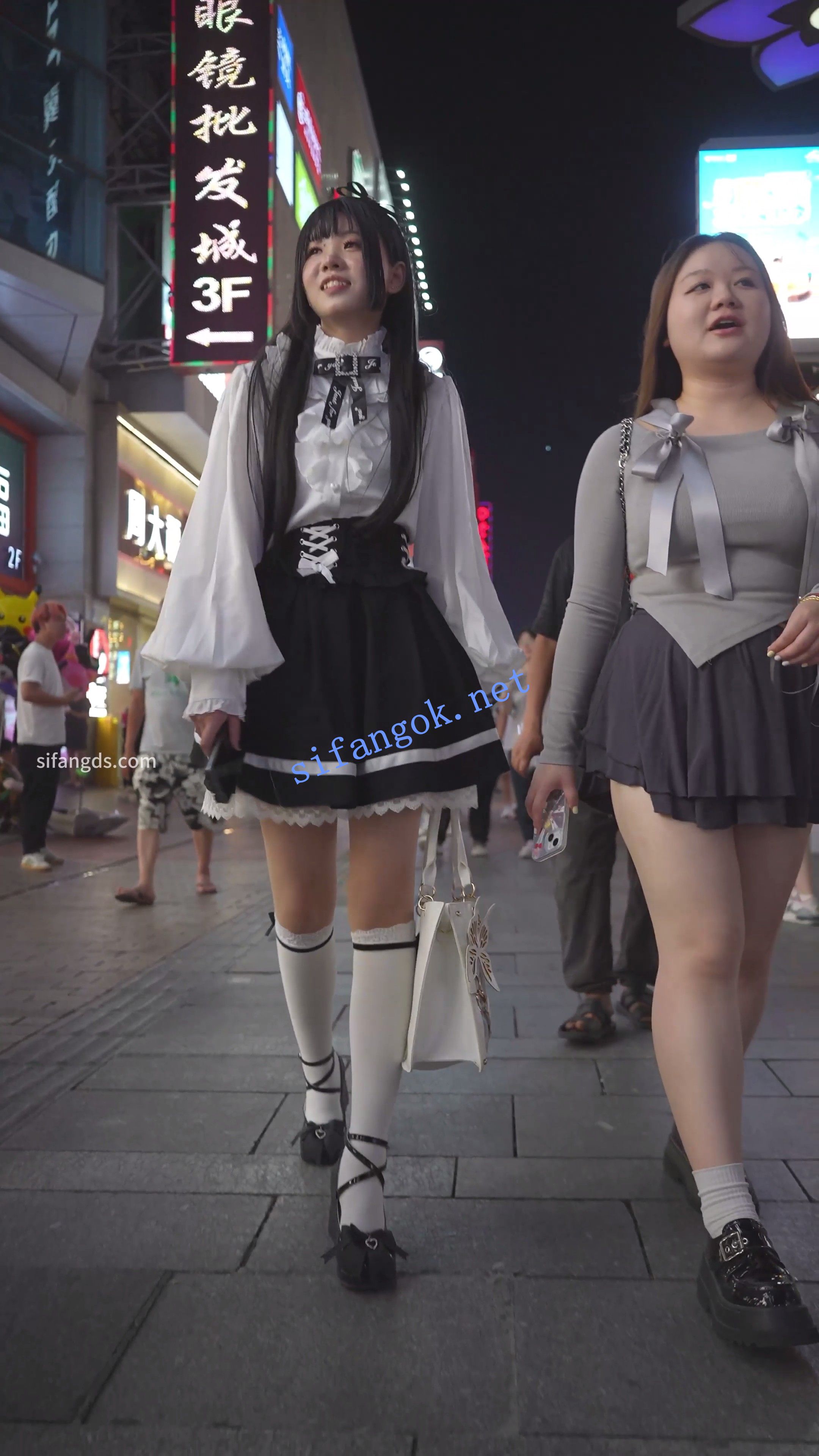 (BC-AA-608)可爱小姐姐肉色丝袜配白内..逛街围观表演被CD 预览图 1