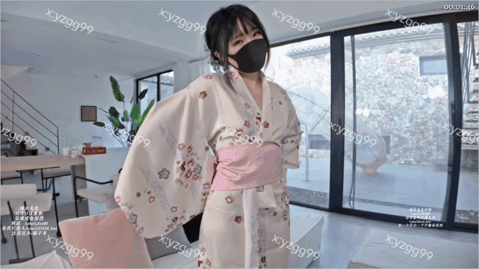 ✨12月推特绿帽原创博主，携淫荡小娇妻乱交性爱「养只果果」《效国》本身小女子一枚没什么大的抱负，换上和服，像操婊子一样的狠狠的操