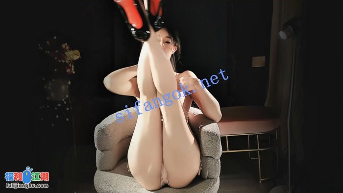 【漂漂】语珊 最会擦边顶流骚女，就问直播间这么擦合适吗[某房原版]【646M】 预览图 6