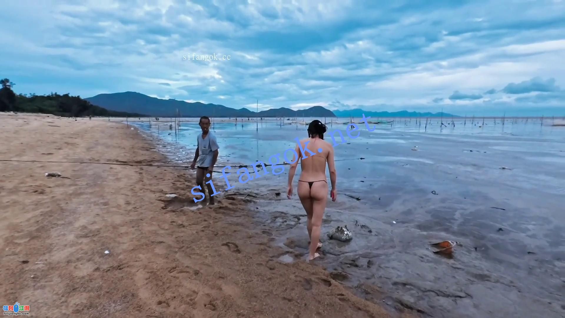 ❤️【cikaimoon/LiWaynix】海边全裸露营散步 油彩比基尼【3.2G】 预览图 8