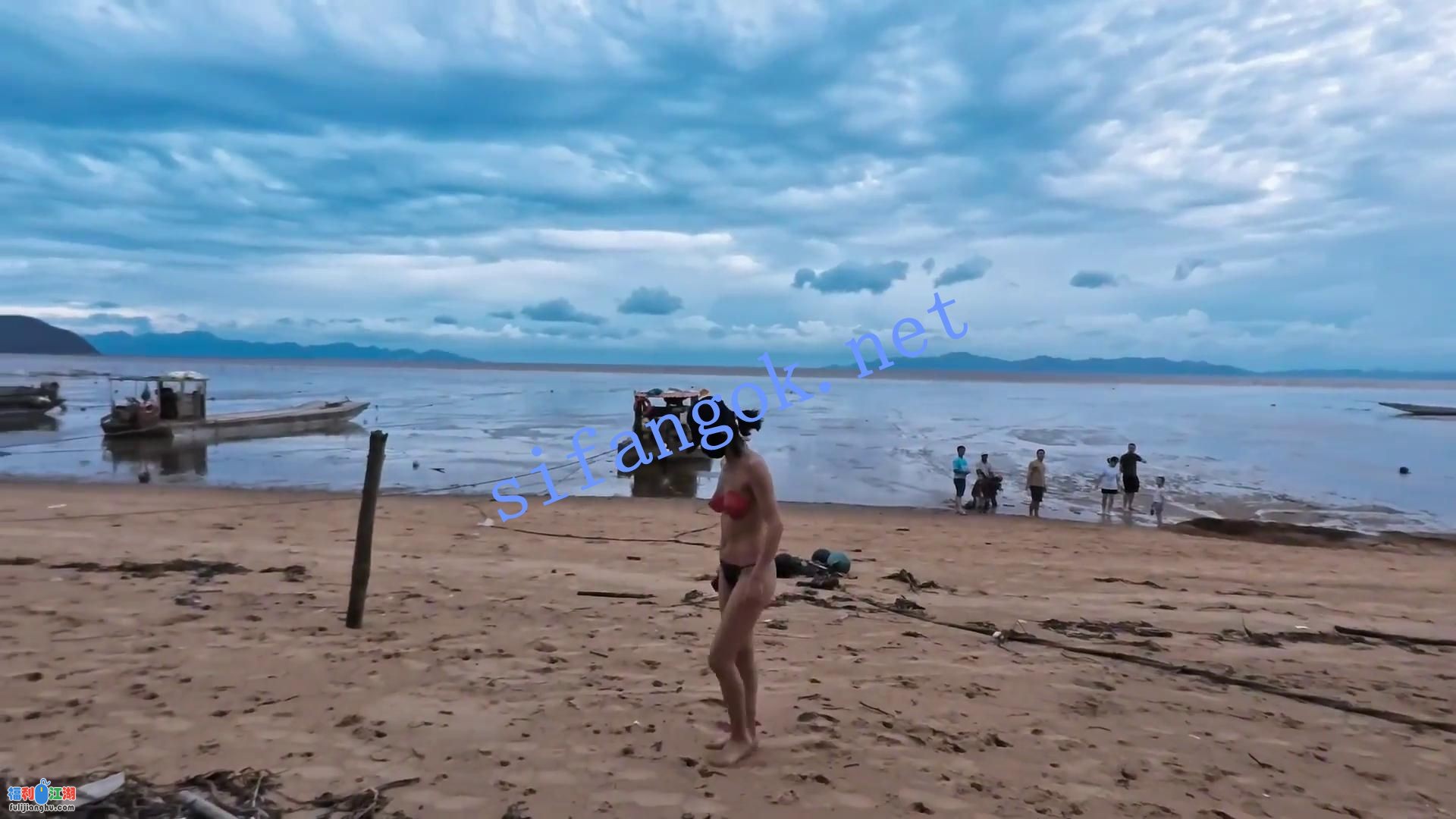 ❤️【cikaimoon/LiWaynix】海边全裸露营散步 油彩比基尼【3.2G】 预览图 6