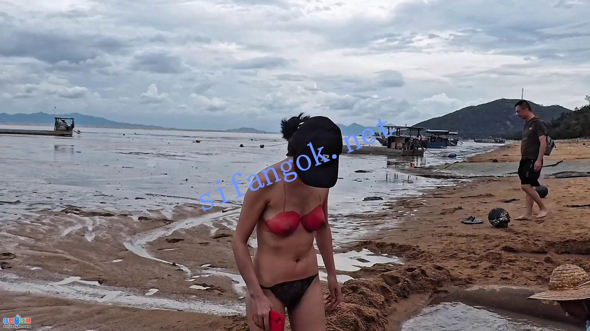 ❤️【cikaimoon/LiWaynix】海边全裸露营散步 油彩比基尼【3.2G】 预览图 10