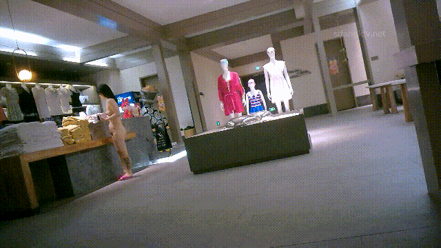 ⚫️澡堂子真实偷拍洗浴后的小姐姐们擦拭保养身体一屋子大奶子白花花的真好看(2V) 预览图 5