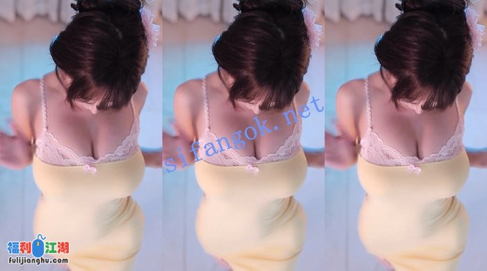 ✅斗鱼 小悦光 高颜巨乳 大尺度骚舞 抖胸舞 肩带滑落继续跳[某房原版]【106M】 预览图 2