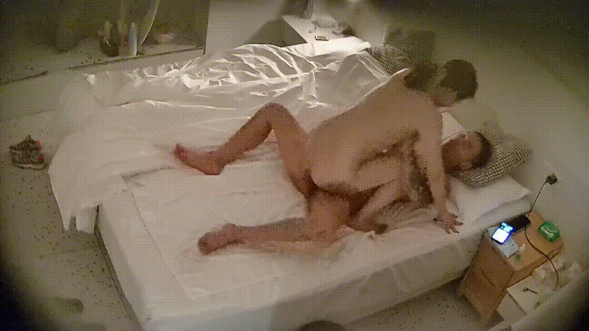 大学城民宿 1-2 大家过节花臂男嫖娼 憋太久干得妓女姐姐直皱眉 第一炮搞完稍做休息 立刻上马第二炮 预览图 3