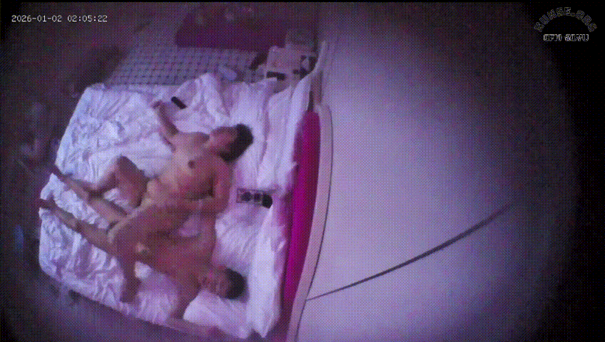 上帝视角 1-2 细狗有福娶了个胖老婆 极品大奶子和浑圆肥臀开起来绝对是极致享受 但细狗是无驾驭高性能车的 预览图 6