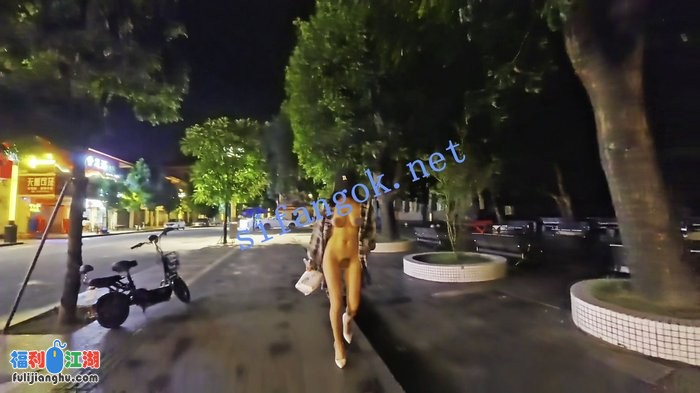 ❤️【cikaimoon】夜市裸露买烧烤人前极限露出[某房原版]【2.65G】 预览图 5