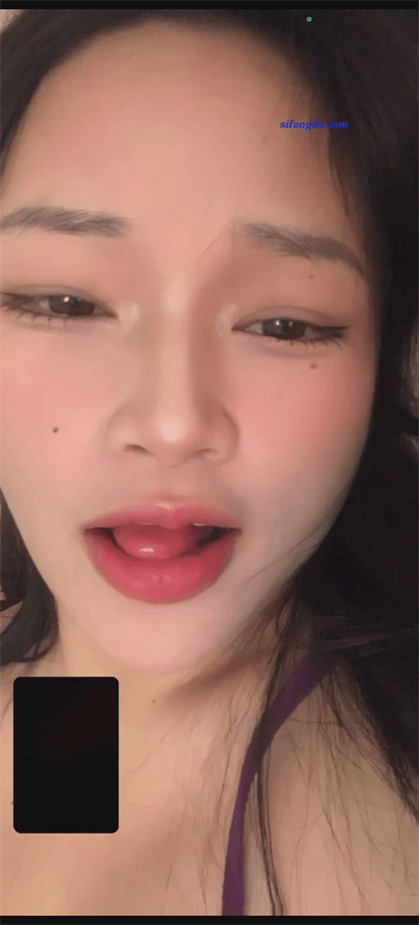 ❣️推荐❣️极品主播【曦曦】邻家嫩妹，精品八字奶，跟大哥一对一视频被出卖，道具自慰高潮，剪刀手高潮脸5V 预览图 1