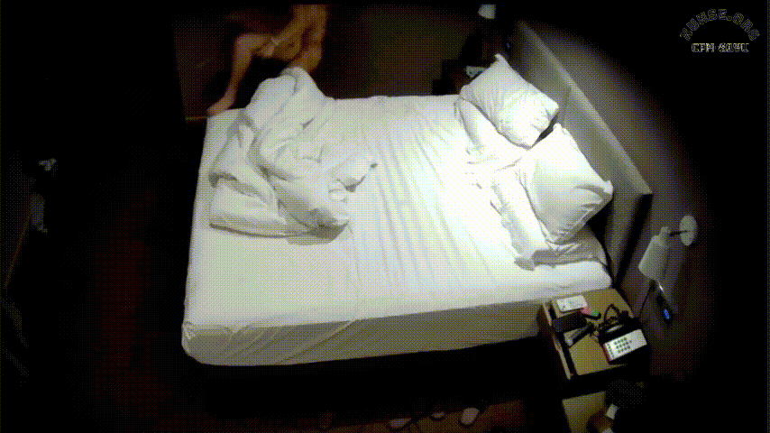 上帝视角 1-8 金发美女奶挺皮肤白 跟男朋友玩得是真的花 撒尿式操逼还是第一次见 男人也是公狗种马 死命操 预览图 6