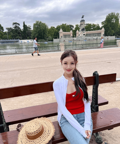 西班牙留学生张沐妍回国翻车实锤❤️清纯女神被富二代调教道具自慰喷水 暴力打桩狂操淫汁四溅！ 预览图 1