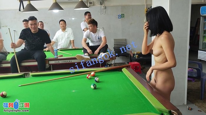 ❤️【cikaimoon】全裸台球厅打球 引一群男人开心围观[某房原版]【1.4G】 预览图 2