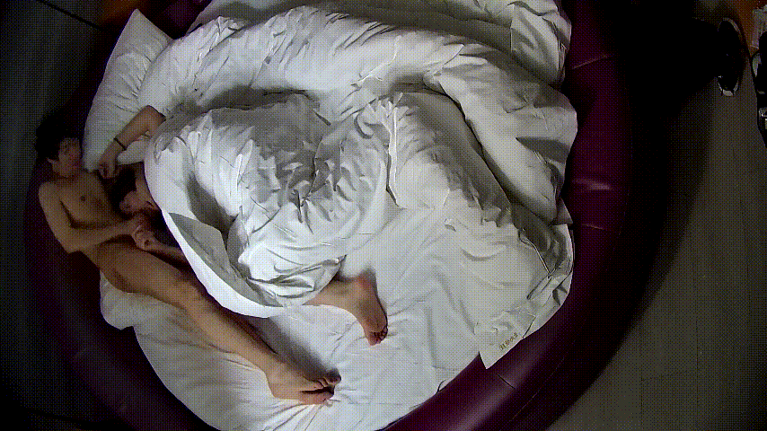 情趣台 12-19 小哥带漂亮身材又好的女朋友开房 先朝女友的屁眼捅去 操到最后对着女友嘴撸管喷射 预览图 5