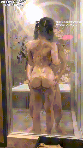 ✅露脸大奶萌妹 绝对反差！带着骚母狗和猛男3P，调教的非常不错，全程露脸，一边口，后面一边后入她 真的欠操 预览图 2