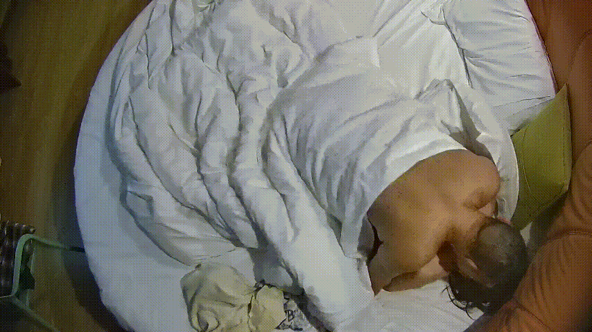 情趣台 12-21 难得一见恩爱中年夫妻秀 还给媳妇儿擦脚 男人打完一炮睡一觉 醒来再一炮 以内射结束战斗 预览图 6