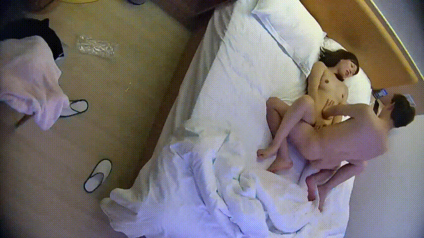 大学城 12-16 胸部丰满的微胖极品女生跟男友住店 好想用她的大奶子打奶炮 可惜男友不用 操两下就内射了 预览图 5