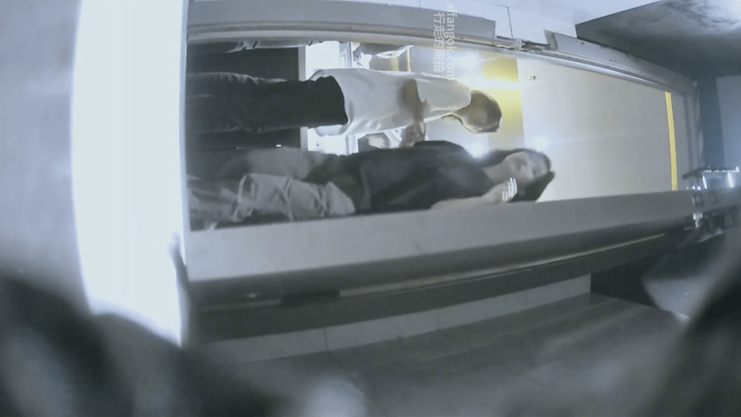 十二月流出新系列❤️夜总会酒吧女厕后拍各种黑丝高跟 美女如云包臀短裙阴蒂很长喷射似水枪. 预览图 1