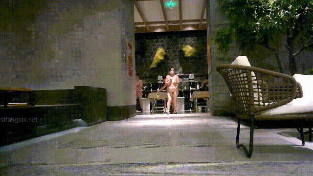 ⚫️澡堂子真实偷拍淋浴洗澡的年轻小姐姐阴毛浓密乳头粉嫩嫩的真养眼 预览图 6