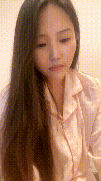 ⚫️12月新品，G奶美女白嫩大咪咪【月亮北北】脸穴同框道具自慰喷水，无毛饱满的私密处太诱惑了(3V) 预览图 2