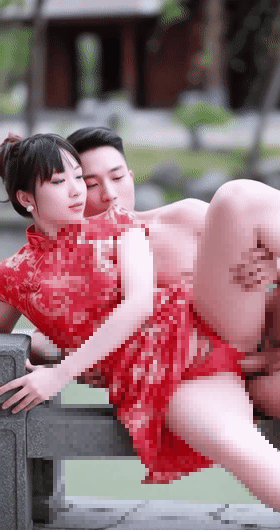 【AI重磅】1218最新大神制作网红明星 旗袍脱衣展示 AI裸舞 预览图 3