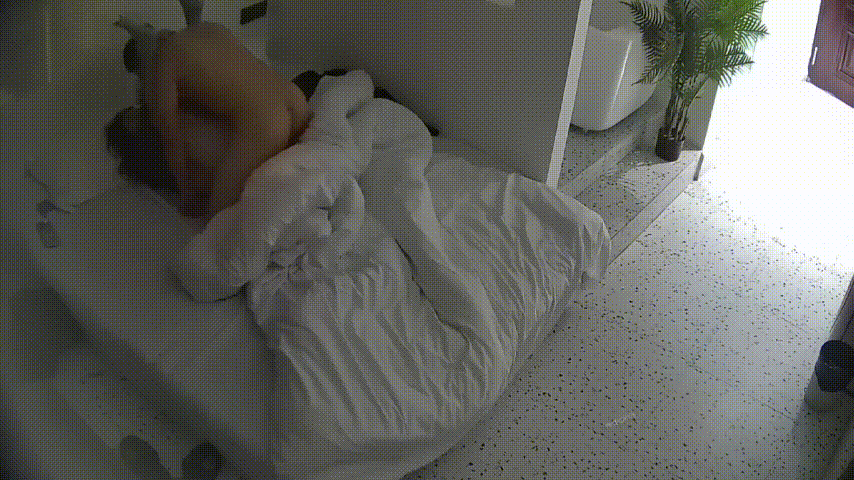 大学城 12-16 中年夫妻性趣不小啊 中年男有点意思 实力还可以 更通过换姿势冷却技能延长时间 可以学一下 预览图 1