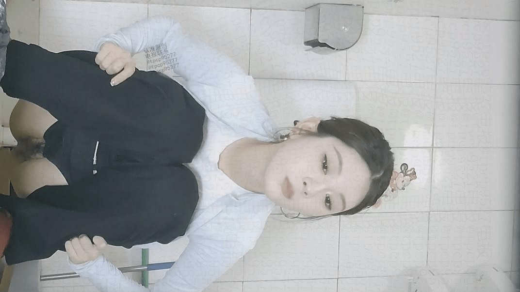 十二月电报收费群最新❤️流出高校女厕前后全景高清偷拍都是些颜值美女很有撸点 预览图 1