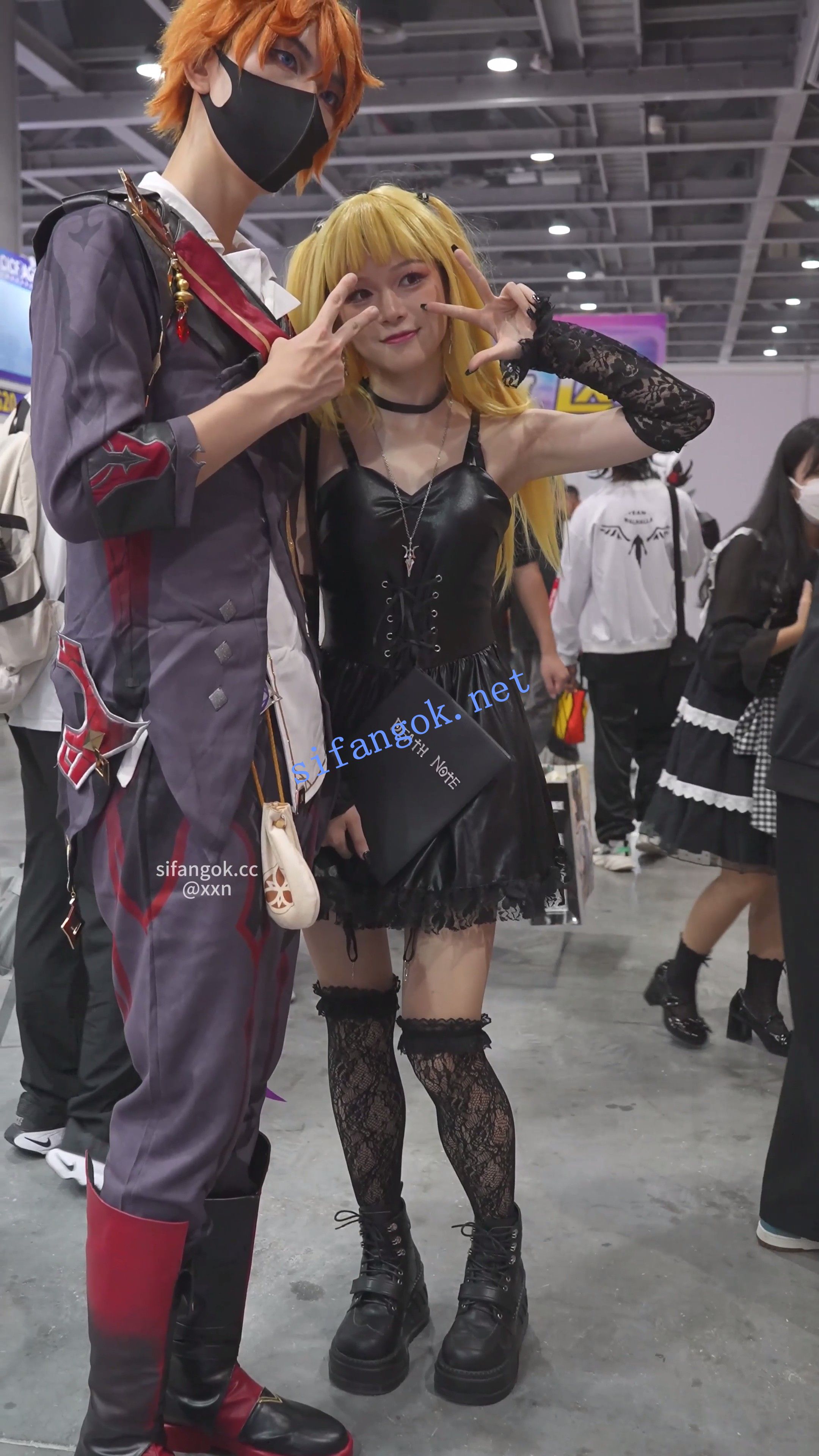 【xxn-335】外纯内骚金发吊带裙cos..窄内湿了两侧大量露毛 预览图 1