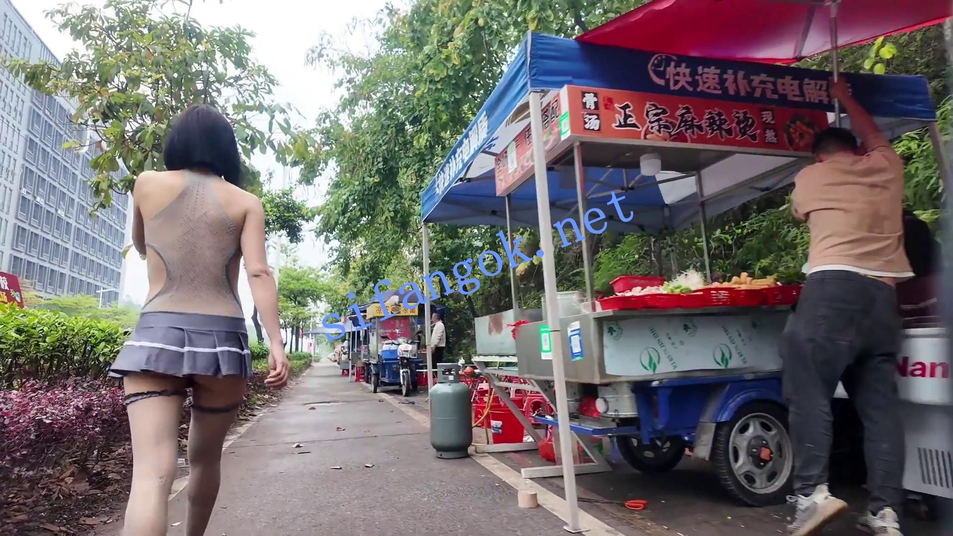 ❤️【cikaimoon】户外露出 无视路人故意露出勾引 预览图 21