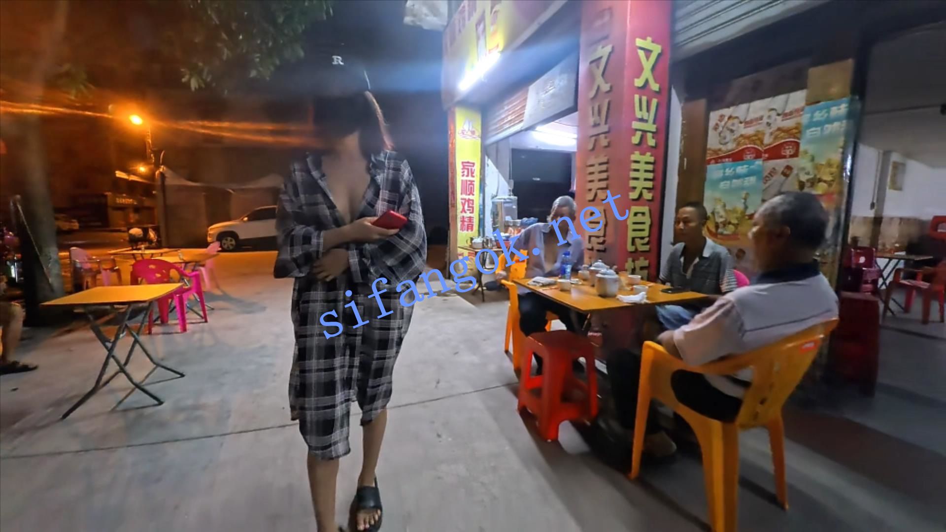 ❤️【cikaimoon】夜市裸露买烧烤人前极限露出 预览图 5