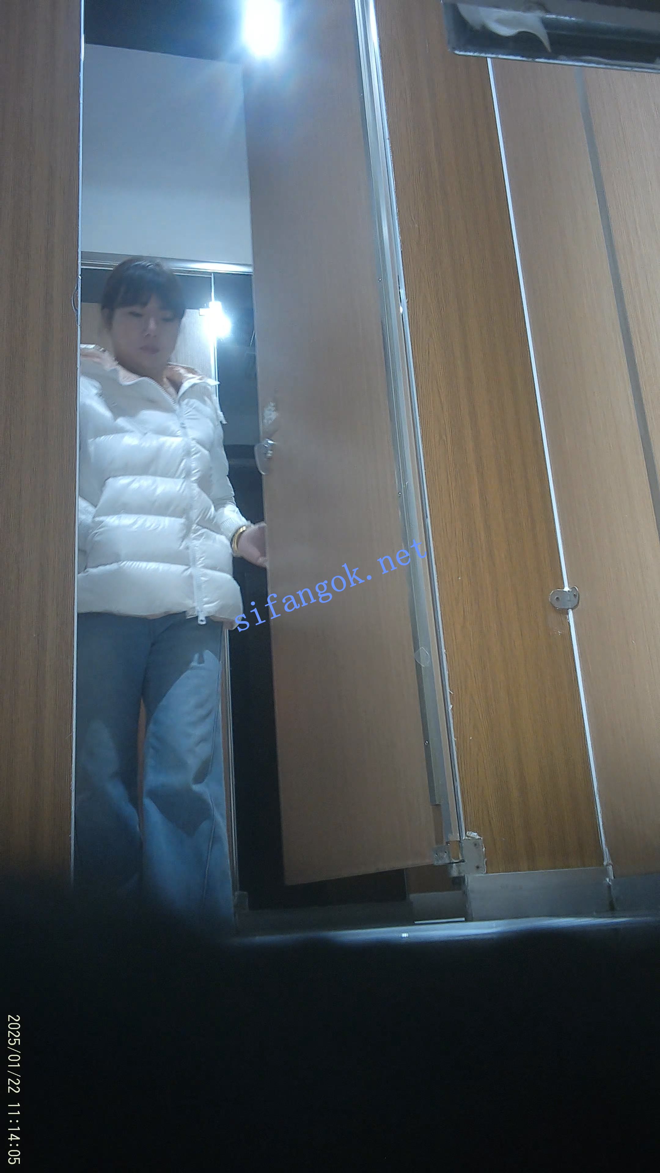 ❤️【cikaimoon】户外露出 无视路人故意露出勾引 预览图 9