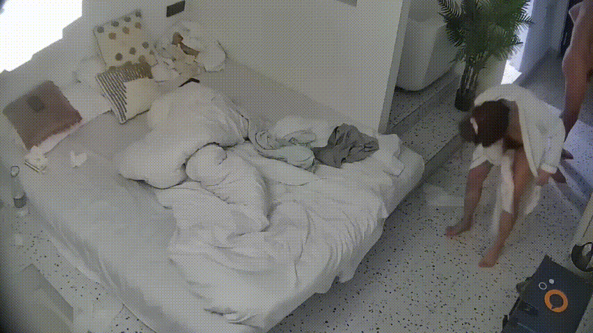 大学城 12-14 完整版 激情小情侣旅游住店 一进来就换衣开干 女生晃动的大奶子真让人稀罕 毛也不老少 预览图 4