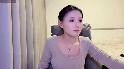 Stripchat站：新来的小美女H-2005，放得开不做作。大尺度喷水秀，全裸，特写等。源码录制 预览图 6