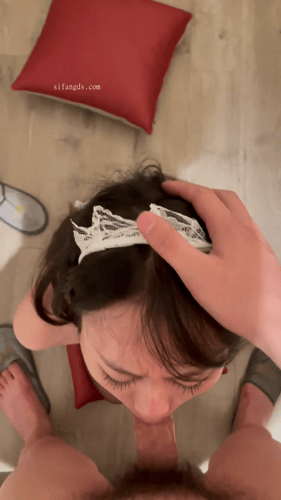 最新反差婊泄密，反差眼镜婊舔脚吞精敷面膜,无套内射流出合集【78V31G 】 预览图 27