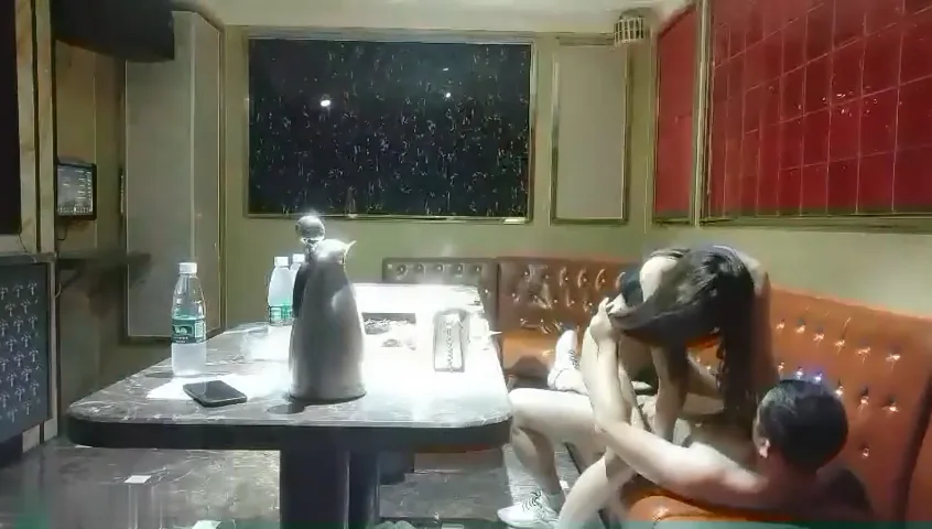 KTV歌厅探花 – 淫乱KTV包间 爆操各种 学生妹 兼职御姐白领 公主外围 多人运动 超大合集【197V132G】 预览图 4