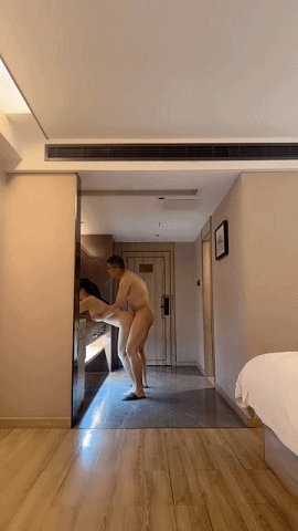 极品女探花【喵喵小野猫】约炮粉丝，外围还兼职接客在酒店偷偷开播。 预览图 36