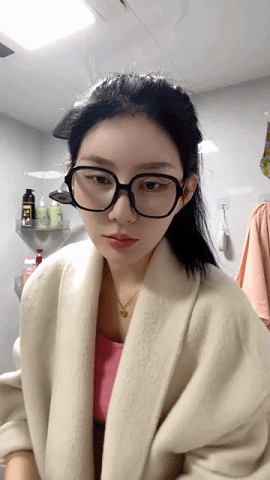 极品女探花【喵喵小野猫】约炮粉丝，外围还兼职接客在酒店偷偷开播。 预览图 27