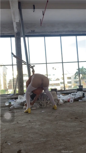 推特呲尿大比拼 各种妹妹放尿给你看 户外露出刺激第二期 预览图 39