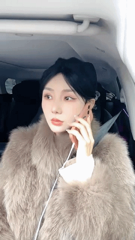 极品女探花【喵喵小野猫】约炮粉丝，外围还兼职接客在酒店偷偷开播。 预览图 22