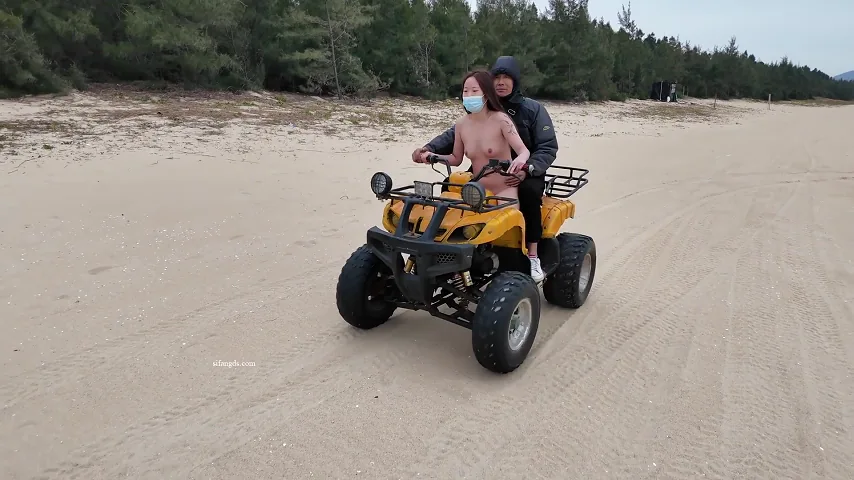 cikaimoon – 露出神人 大胆露出调戏大爷，颜料画成假衣服，街边露出 视频合集1-7弹+11月最新更新大合集【77V37G】 预览图 4