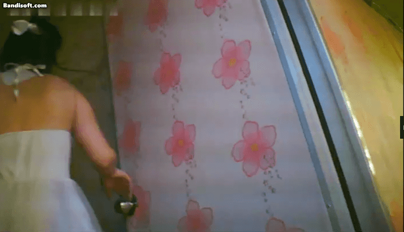 【韩国红灯区按摩偷拍】酷似杨幂的小姐很温柔 预览图 4