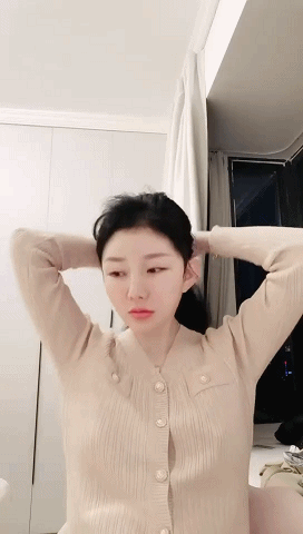 极品女探花【喵喵小野猫】约炮粉丝，外围还兼职接客在酒店偷偷开播。 预览图 3