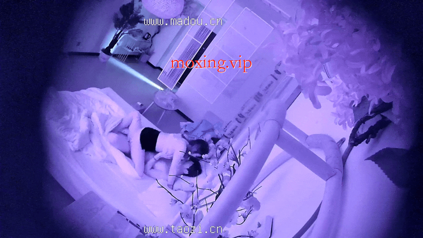 大学城周边酒店、钟点房偷拍合集，小情侣下课抽空午休也要来干一炮，甚至有些甚至不换校服着急开房，part2 预览图 15