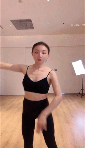 体操美少女下海【可可奶蛋】商场健身房公共场所露出跳蛋自慰喷水，高难度一字马瑜伽大尺度！ 预览图 37