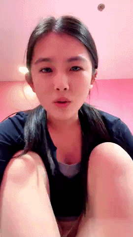 【寂寞美少女】带羞涩闺蜜下海双女互玩磨豆腐，跪舔大鸡巴，让小哥无套爆操。 预览图 25